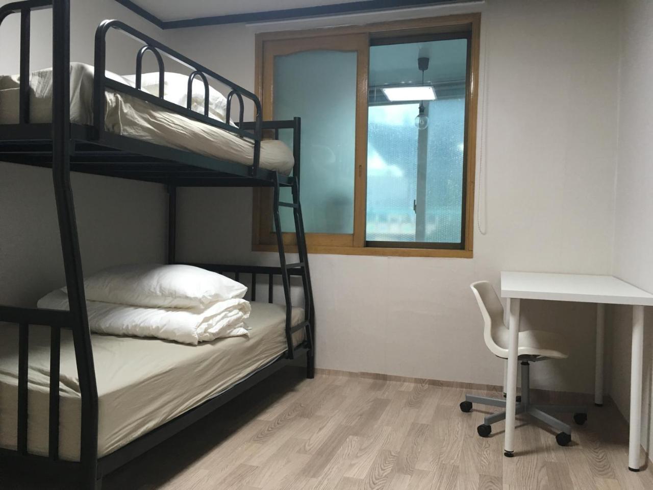 Busan Backpackers Værelse billede